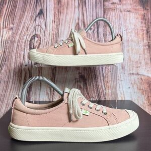 Cariuma OCA Low Sneakers Womens Sz 8